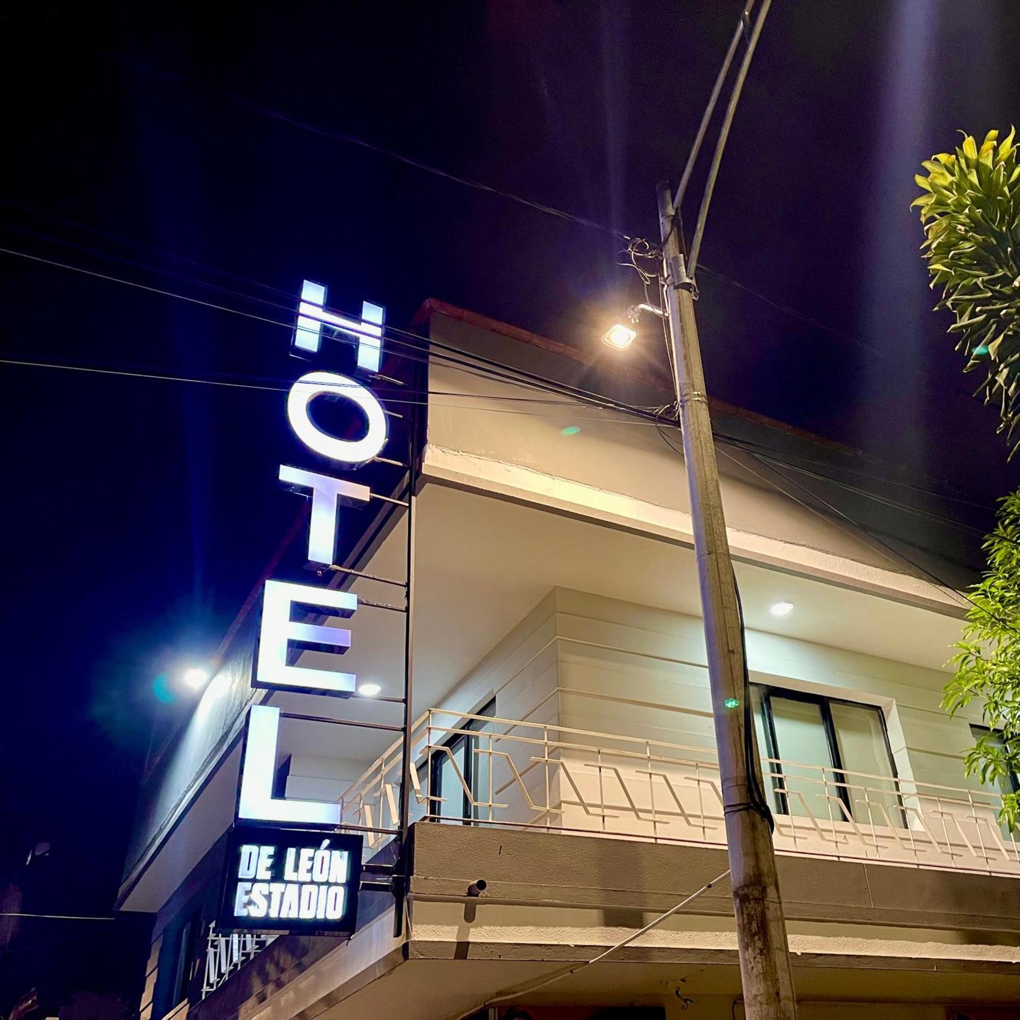 Hotel De Leon Estadio Медельин Экстерьер фото